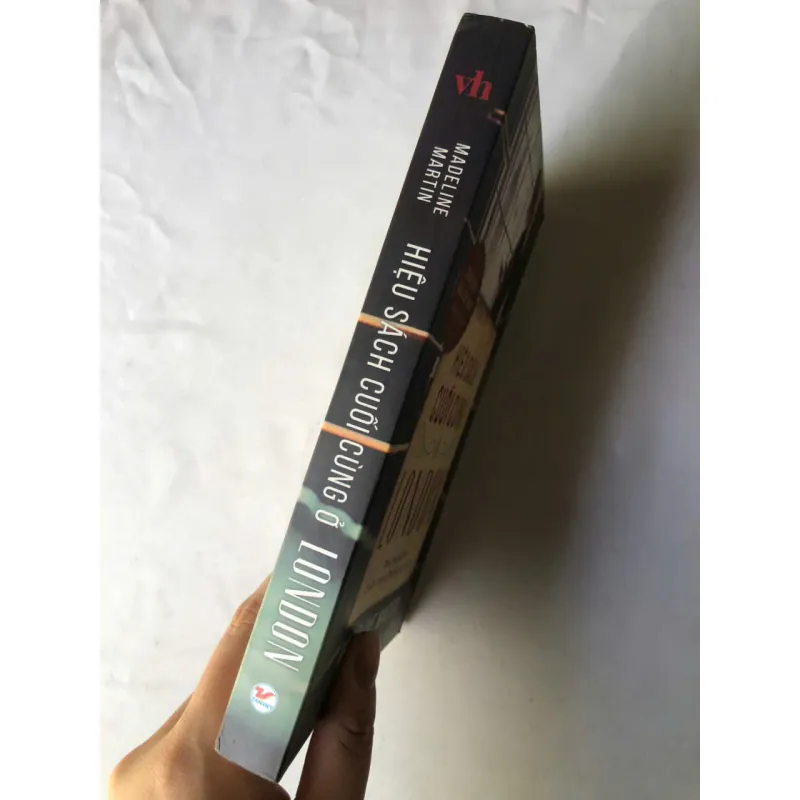 Hiệu Sách Cuối Cùng Ở London - Madeline Martin 997617