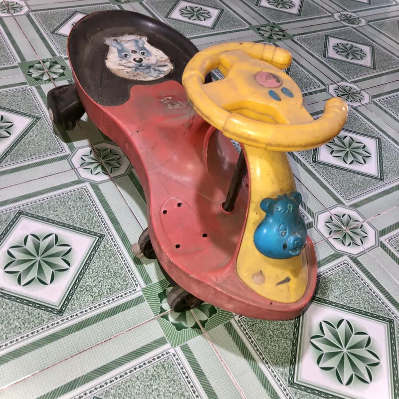 Xe lắc hay xe đẩy chân đồ chơi trẻ em 573290