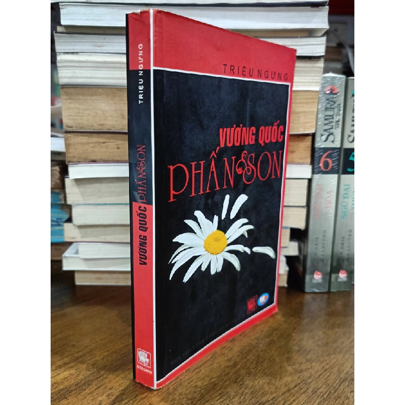 Vương quốc phấn son - Triệu Ngưng (Minh Thu dịch) 465261