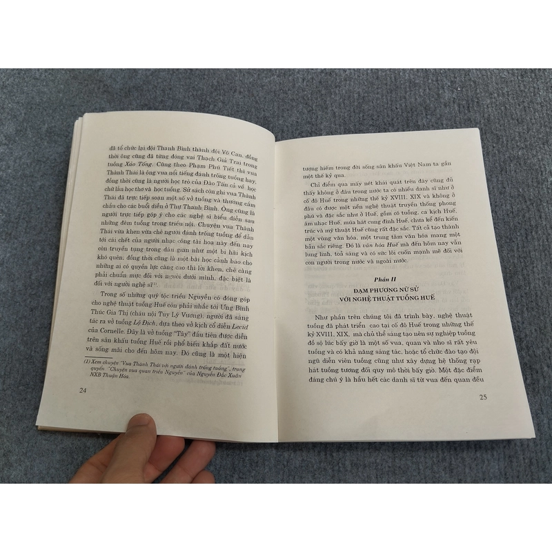 DANH SĨ HUẾ VỚI TUỒNG TRUYỀN THỐNG 548220