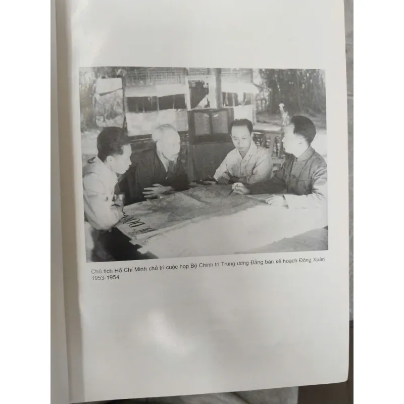 ĐIỆN BIÊN PHỦ MỐC VÀNG THỜI ĐẠI (BÌA CỨNG) 990236