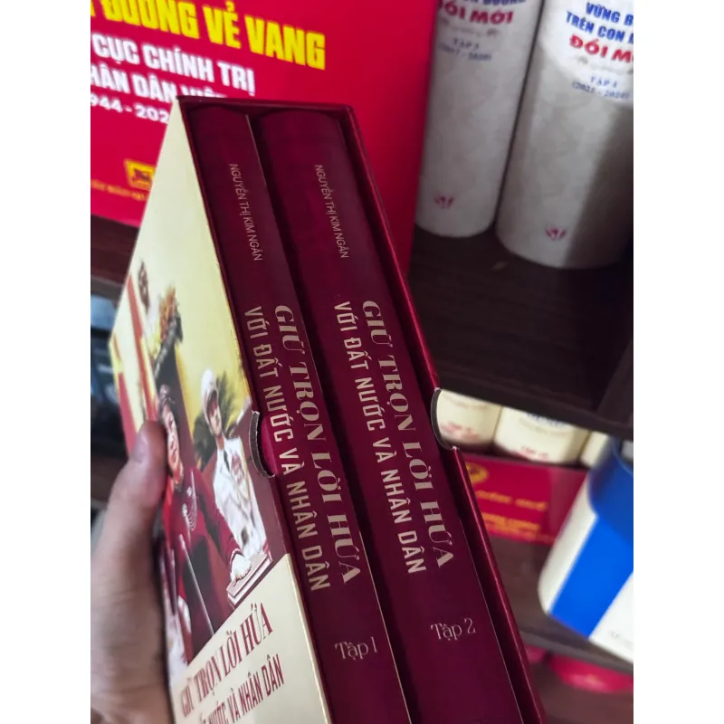 [Có chữ ký] Sách Giữ Trọn Lời Hứa Với Đất Nước Và Nhân Dân - Nguyễn Thị Kim Ngân 929383