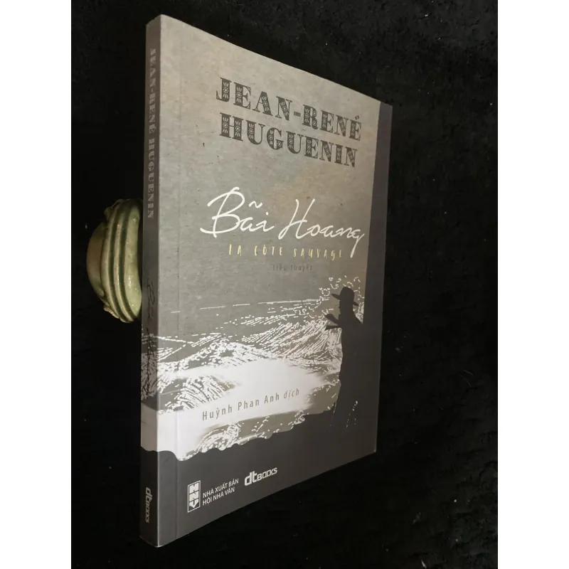Bãi Hoang-Jean-René Huguenin.  Người dịch: Huỳnh Phan Anh.   1030917