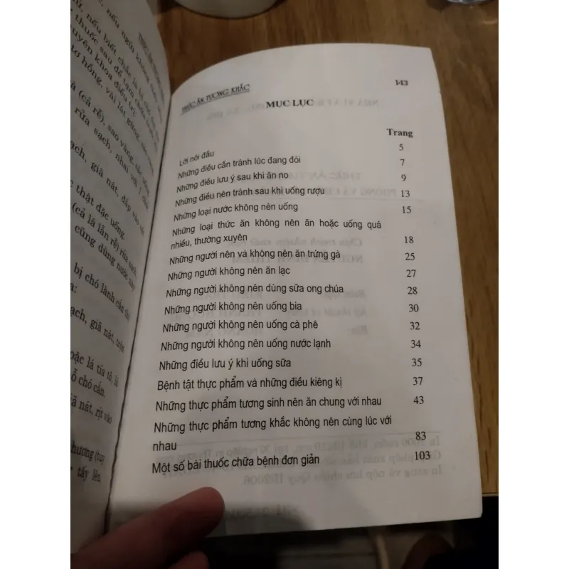 sách: "Thức Ăn Tương Khắc Phòng Và Chữa Bệnh Bằng Ăn Uống".
Tác giả: Giang Thức Ăn. 929485