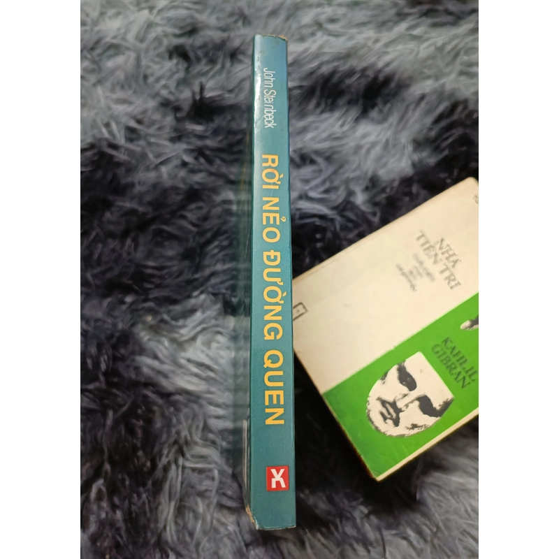Rời nẻo đường quen (John Steinbeck) 472807