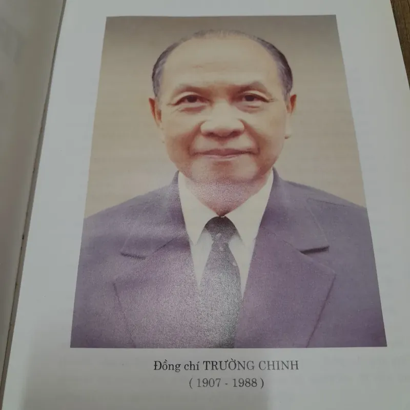 TRƯỜNG CHINH- Một nhân cách lớn, nhà lãnh đạo kiệt xuất của  Cách mạng VN. In năm 2002 717394