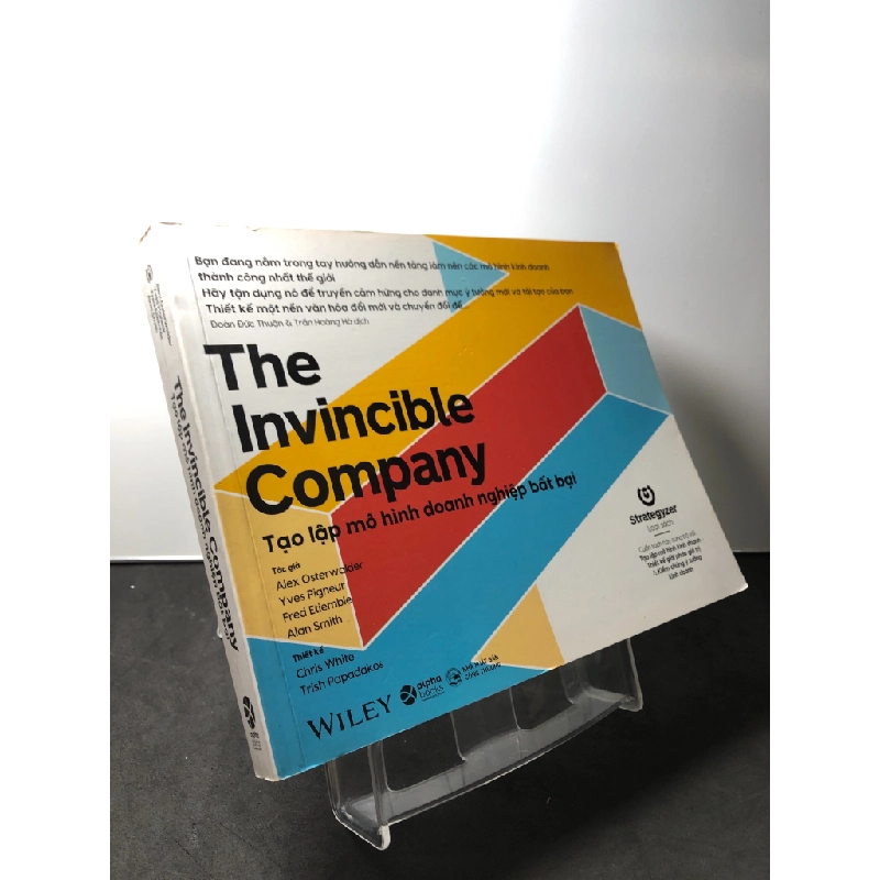 The invincible company tạo lập mô hình doanh nghiệp bất bại 2020 mới 80% bẩn nhẹ Alex Osterwalder HPB1209 KỸ NĂNG 451350