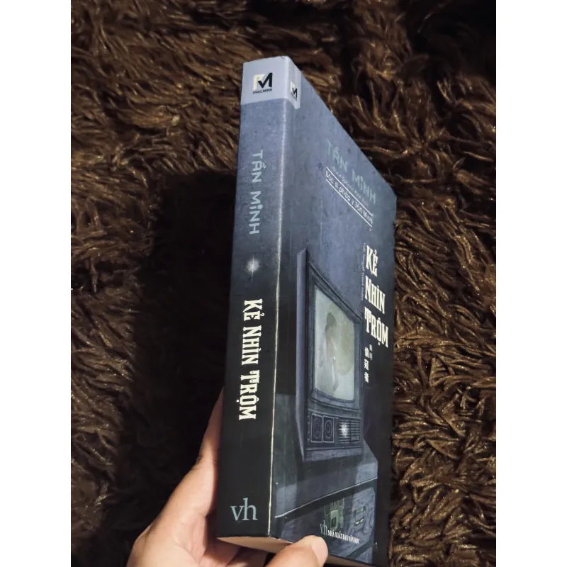 Kẻ nhìn trộm  1023810