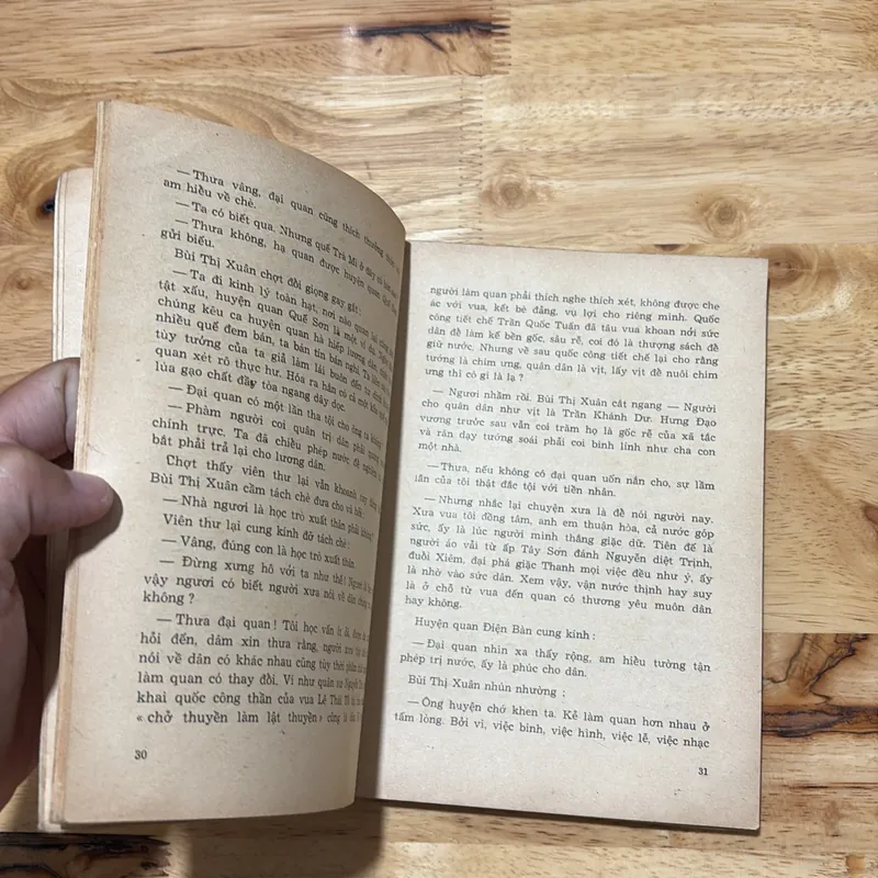 II Tiểu Thuyết Lịch Sử: Đô Đốc Bùi Thị Xuân - Quỳnh Cư - 1982 694102