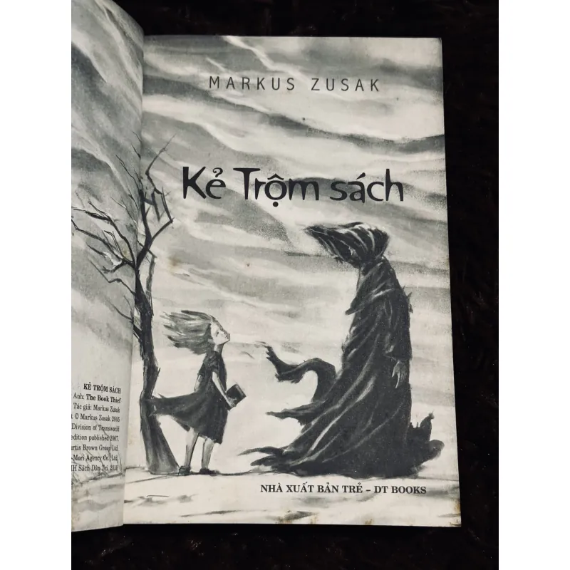 Kẻ trộm sách 780362