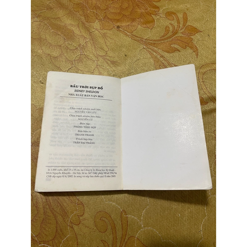 Bầu trời sụp đổ- Sidney Sheldon 2003 470476