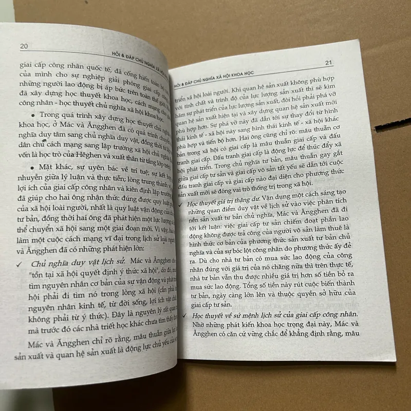 Chủ nghĩa xã hội khoa học 623105