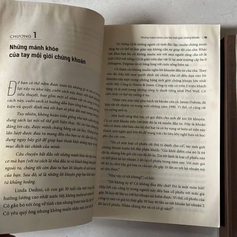 Combo “Kiếm tiền thời khủng hoảng” và “Hoảng loạn, hỗn loạn và cuồng loạn” 703591