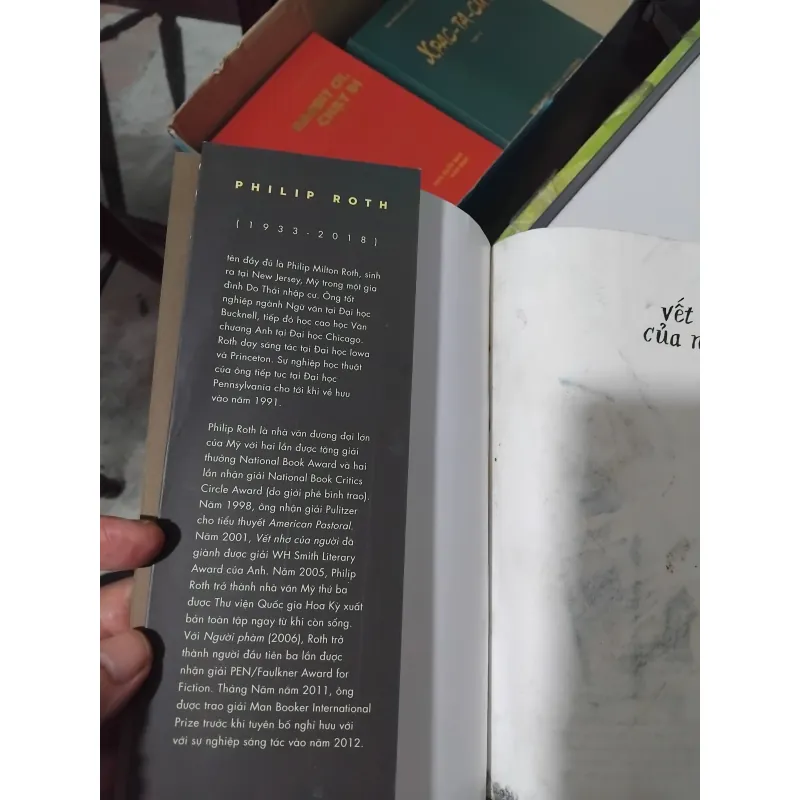Vết nhơ của người tiểu thuyết của Philip Roth  936592