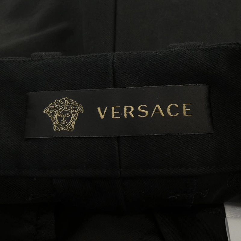 Quần short VERSACE - Hàng hiệu Authentic 821114