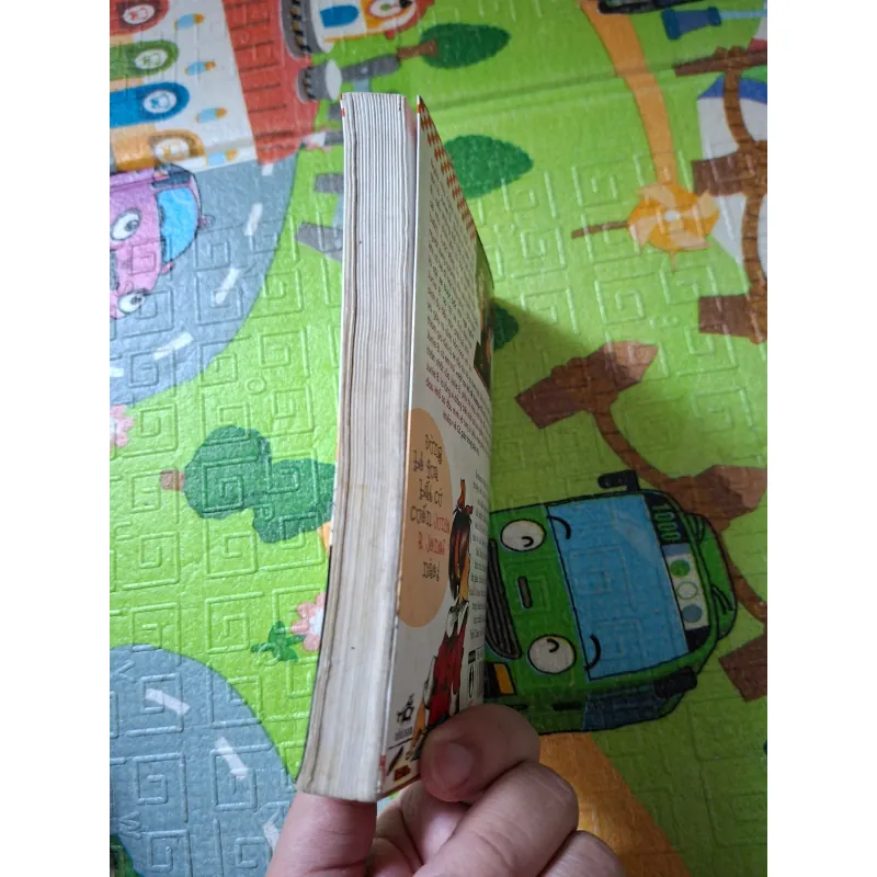 Junie B. Jones và chiếc xe buýt bốc mùi ngớ ngẩn 927035