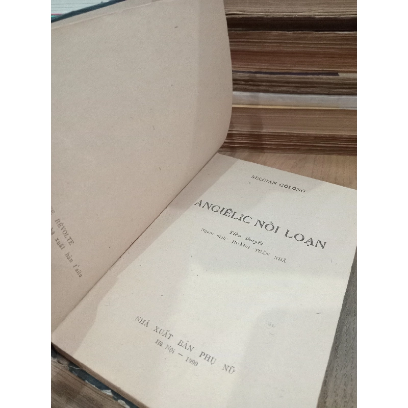 Angiêlic nổi loạn - Secgian Gôlông 785836