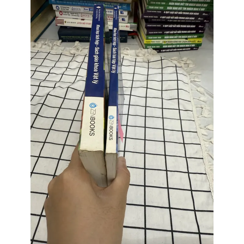 Khoa học tích hợp (2cuốn) VẬT LÝ 701434