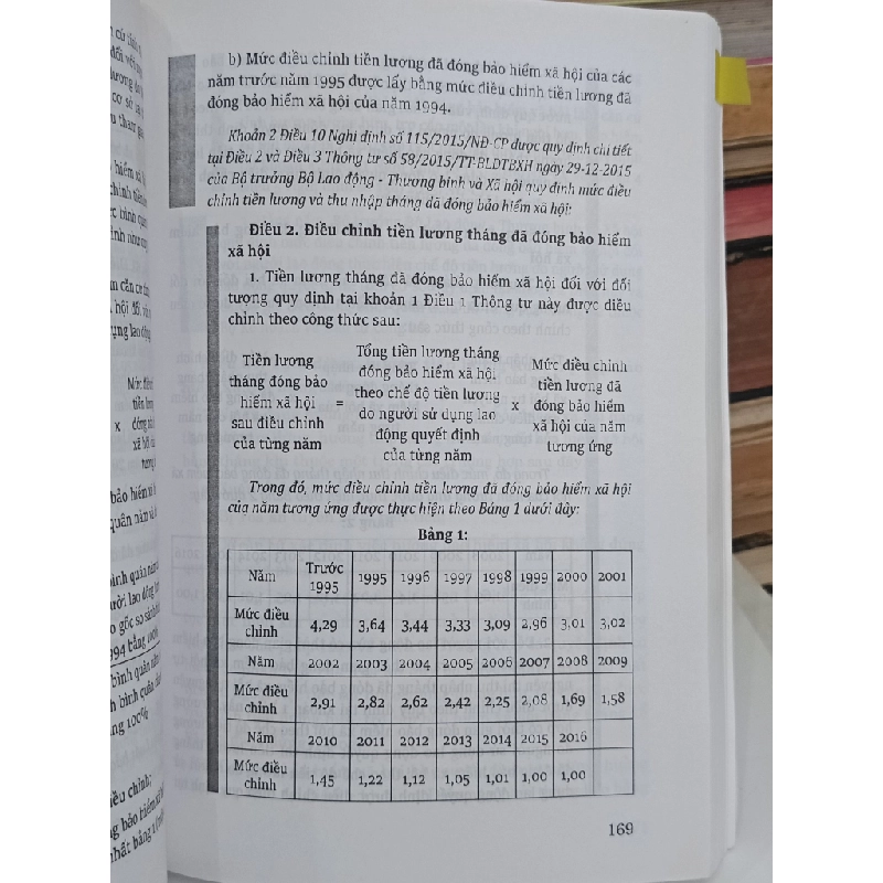 Cẩm nang tra cứu: Pháp luật về bảo hiểm xã hội và bảo hiểm thất nghiệp - TS. Lê Thị Thúy Hương 536779