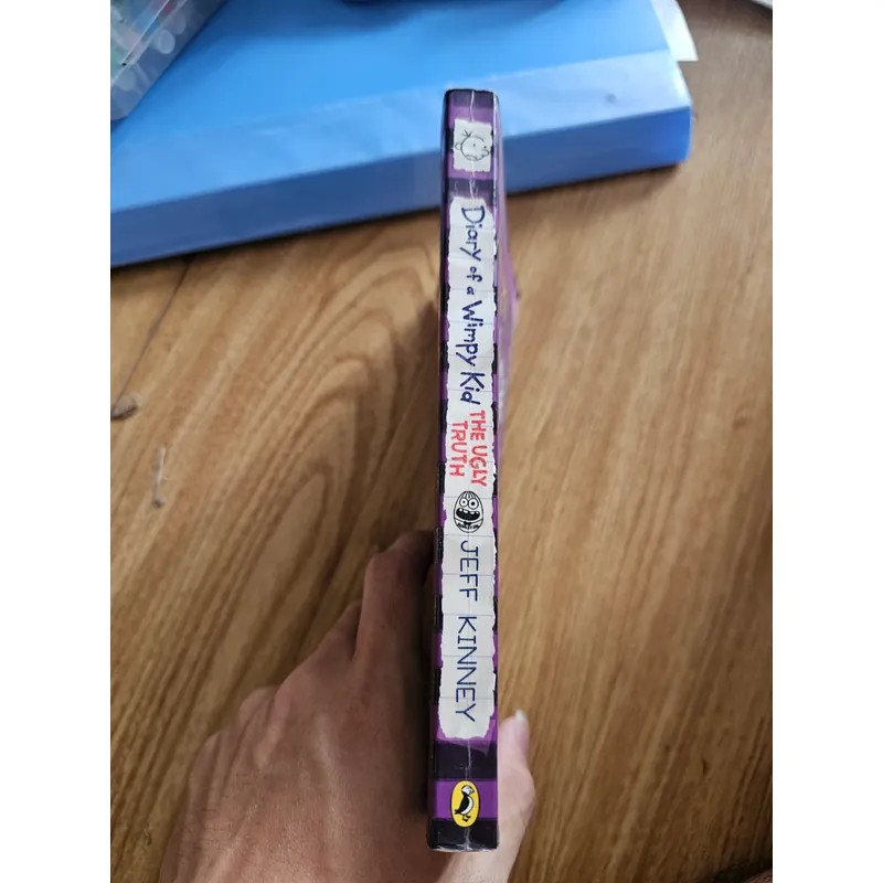 Diary of a Wimpy Kid the ugly truth 20k 654890
