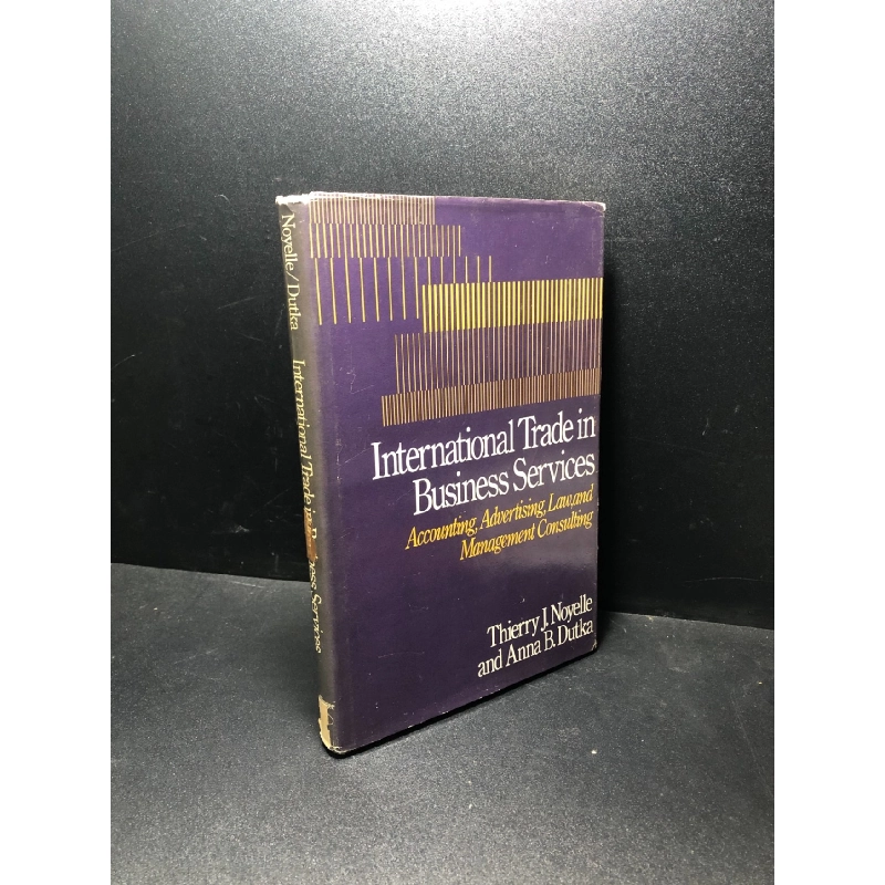 International Trade in business Services Noyelle mới 80% bìa cứng , ố và bẩn nhẹ HCM0111 912585