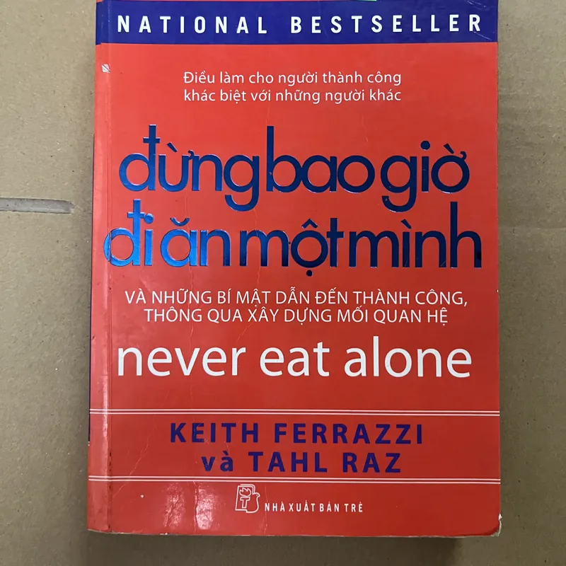 đừng bao giờ đi ăn một mình 569004