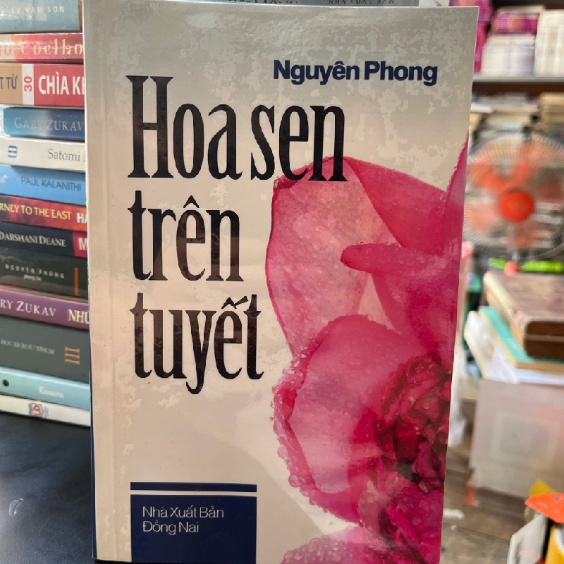 Hoa sen trên tuyết - Nguyên Phong 125008