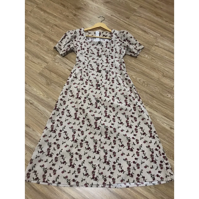 Đầm nữ hoạ tiết hoa nhỏ màu be 470845