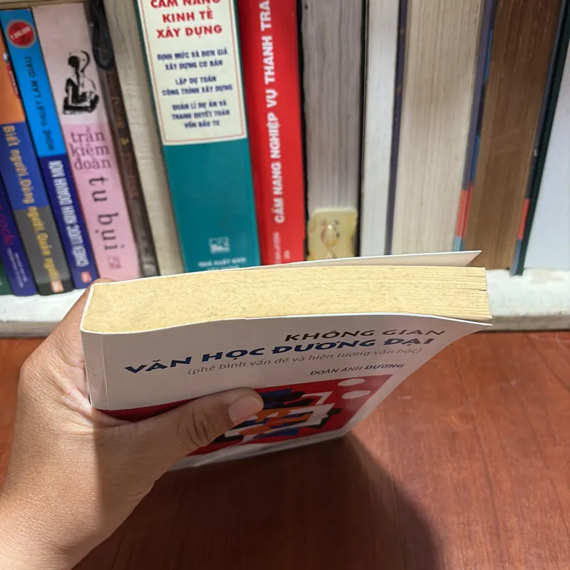 II Phê Bình Vấn Đề Và Hiện Tượng Văn Học: Không Gian Văn Học Đương Đại - Đoàn Ánh Dương 801134