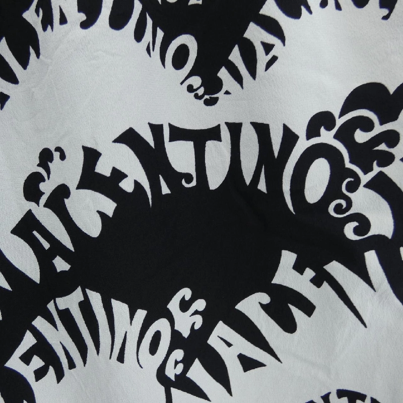 Quần short VALENTINO - Hàng hiệu Authentic 893015