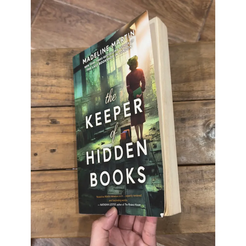 The Keeper of Hidden Books - Madeline Martin 752906