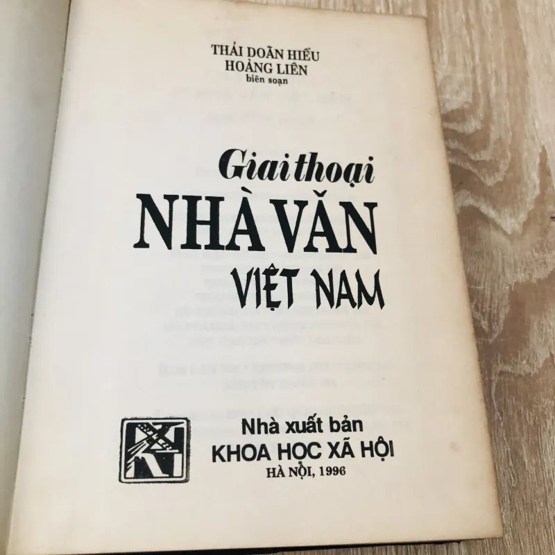 GIAI THOẠI NHÀ VĂN VIỆT NAM 929326