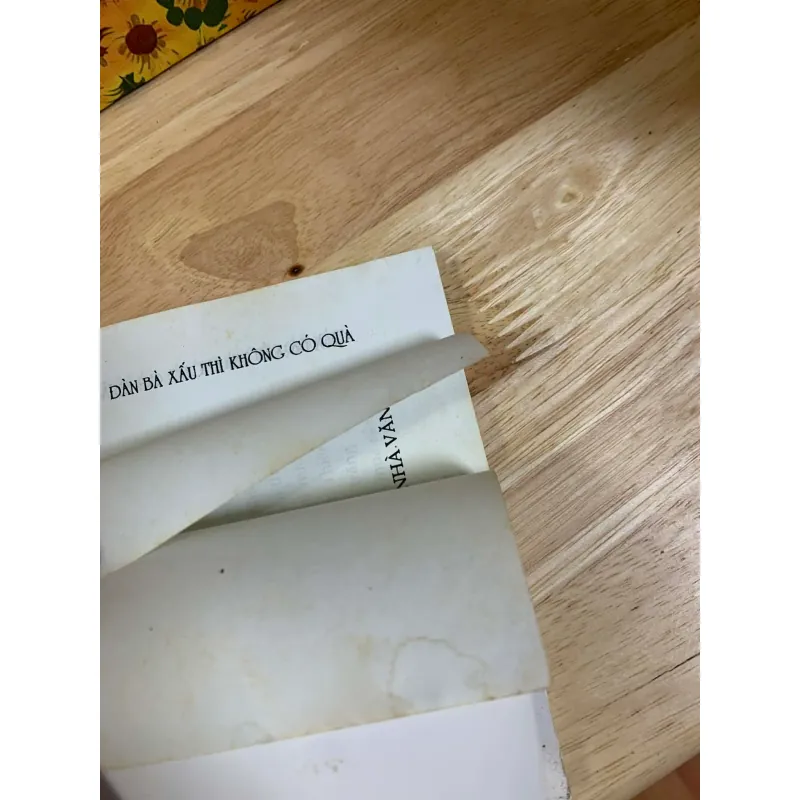 Đàn Bà Xấu Thì Không Có Quà - Y Ban 927278