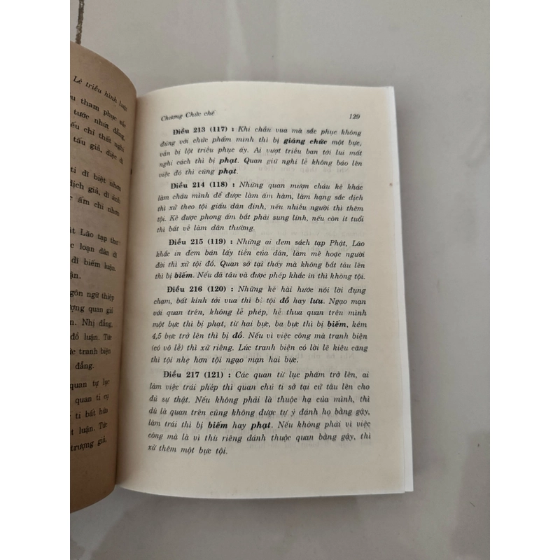 Lê triều hình luật 522695