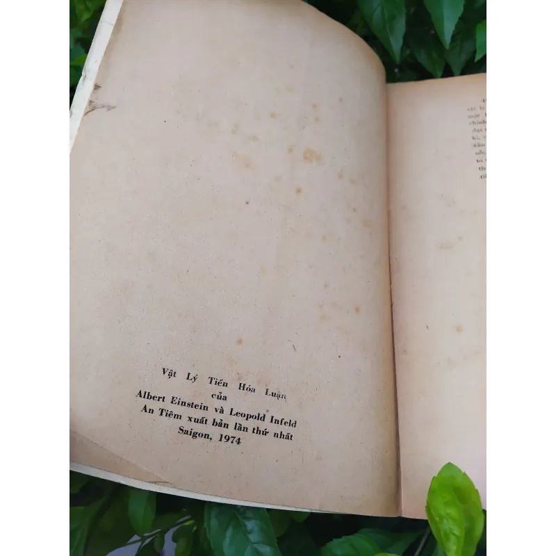 Vật lý tiến hóa luận của Albert Einstein và Leopold Infeld  1001250