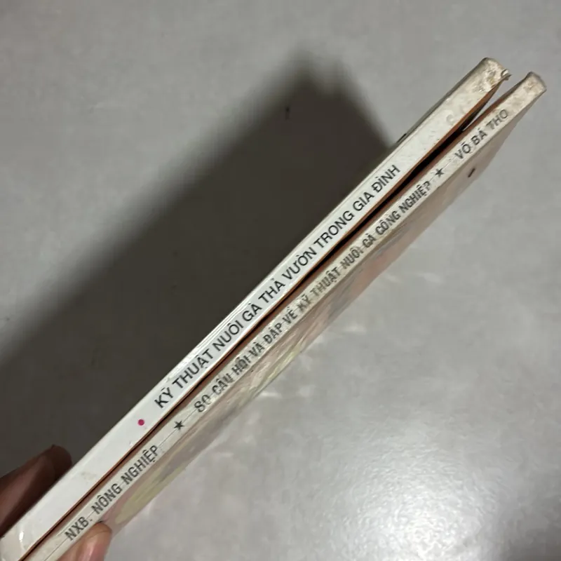 Kỹ thuật nuôi gà thả vườn/ gà công nghiệp (2 cuốn) 779124