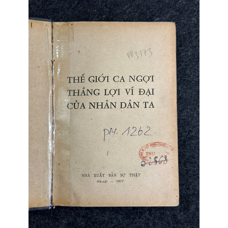 THẾ GIỚI CA GỢI THẮNG LỢI VĨ ĐẠI CỦA NHÂN DÂN TA 446937