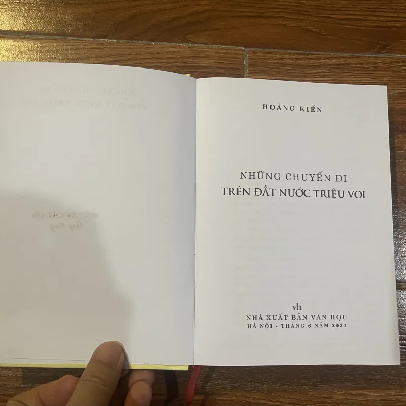 Những chuyến đi trên đất triệu voi - Hoàng Kiền (BM) 1012852