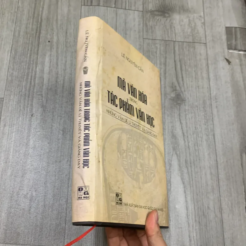 Mã văn hoá trong tác phẩm văn ngọc. Có chữ ký tặng. 7b1 1027868
