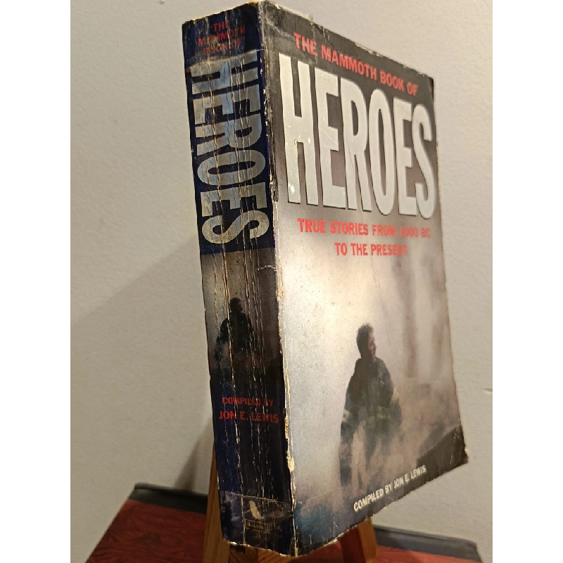 The Mammoth Book of Heroes - Jon E. Lewis 456088
