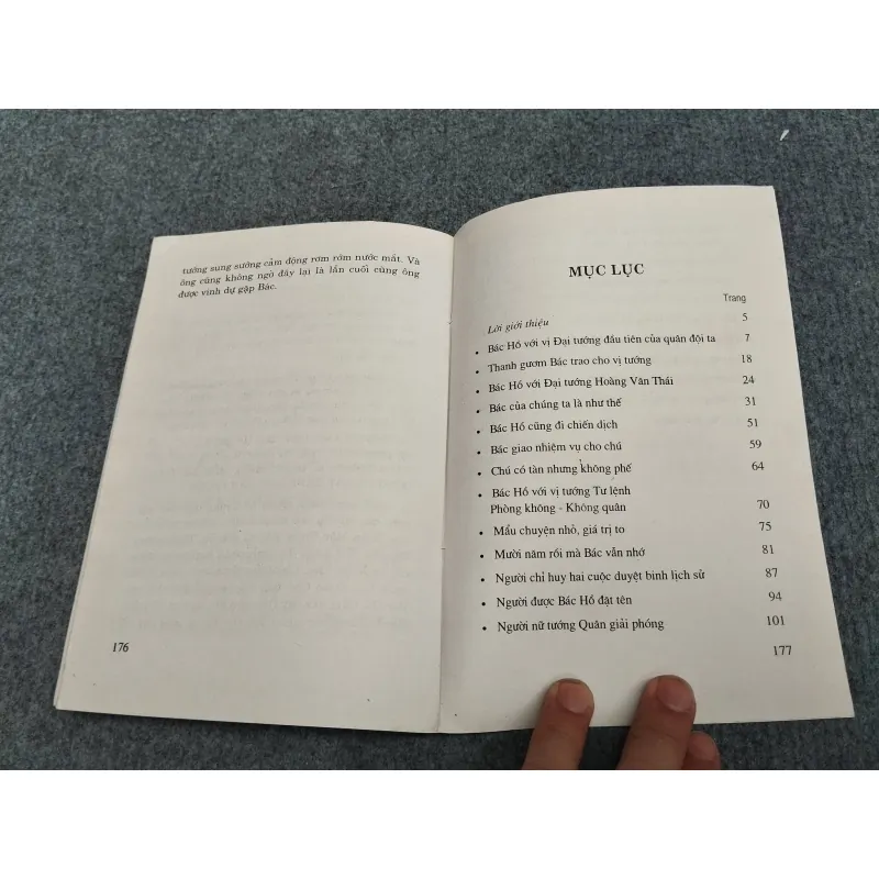 TÌNH CẢM BÁC HỒ VỚI CÁC TƯỚNG LĨNH 990641