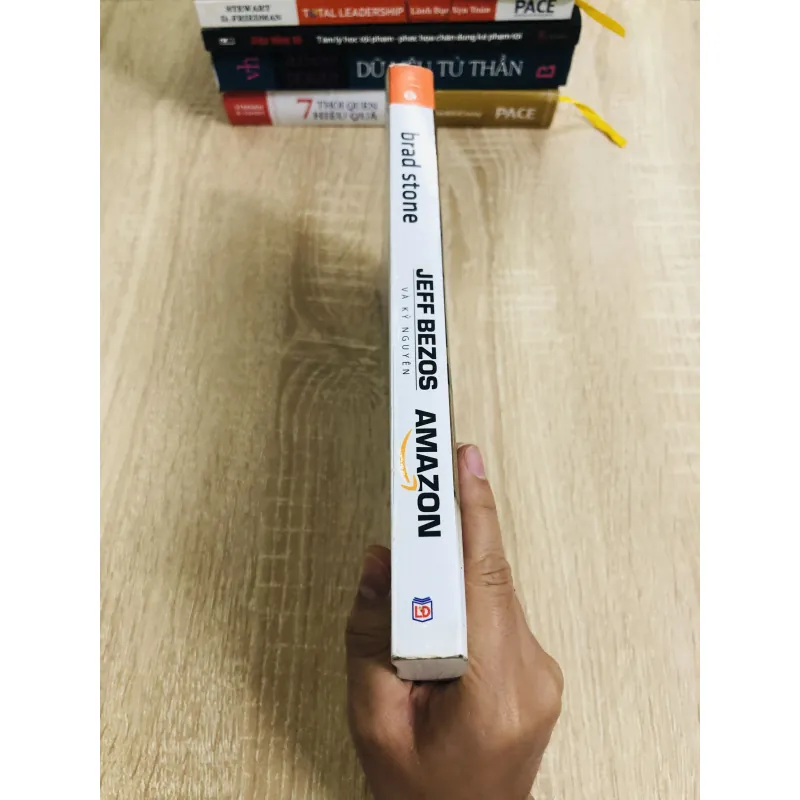 JEFF BEZOS VÀ KỶ NGUYÊN AMAZON 1004340