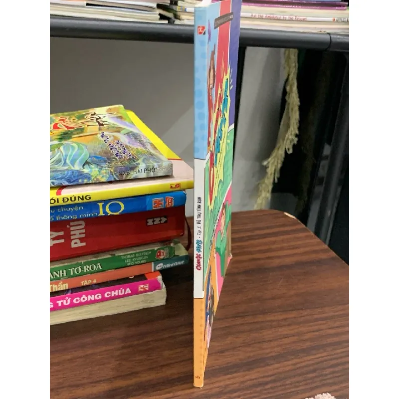 Comic Strip tập 1: Vũ trụ tình bạn: NXB văn học 601760