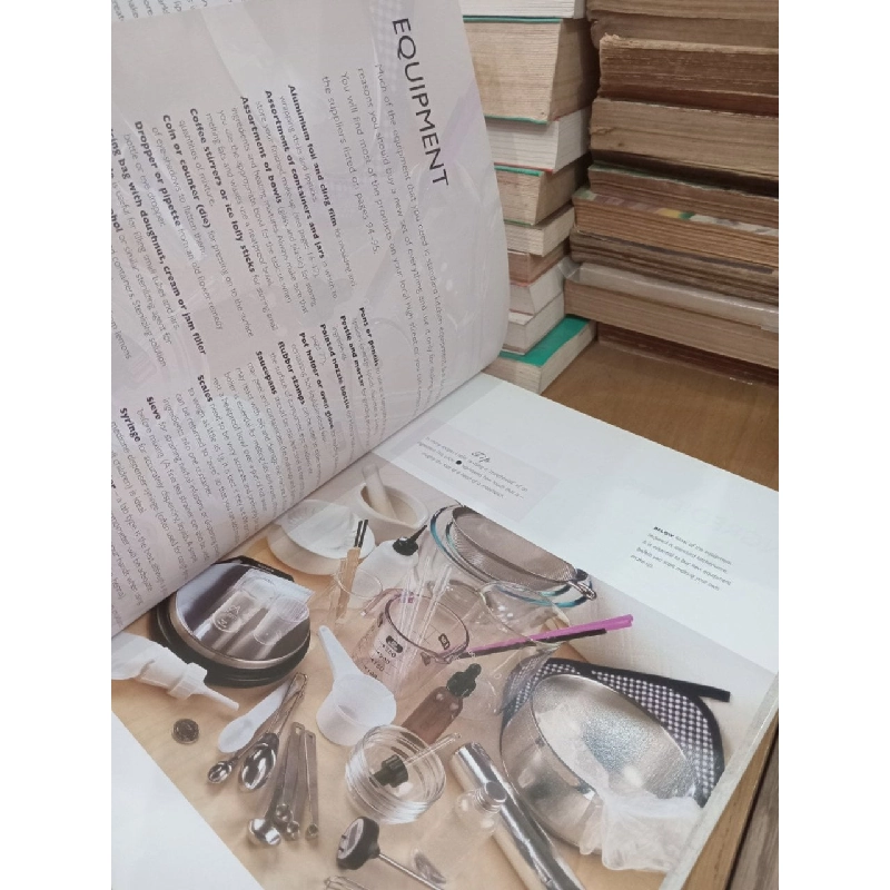 Make your own make-up - Maxine Nelson 1026892