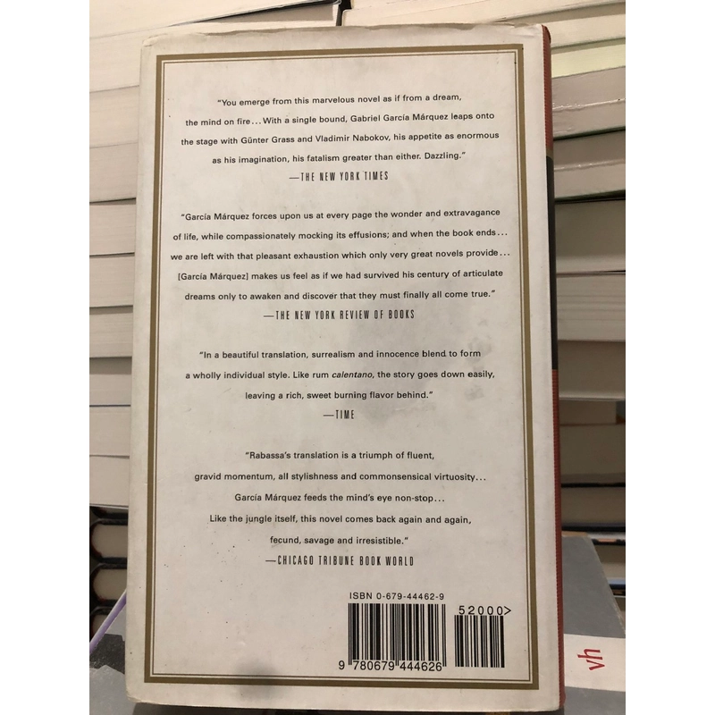 One Hundred Years of Solitude (Trăm năm cô đơn) Gabriel Garcia Marquez 386100