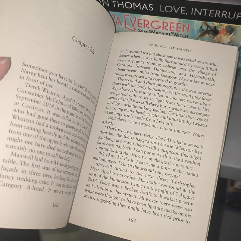 Ngoại văn cũ giá rẻ In place of Death  932796