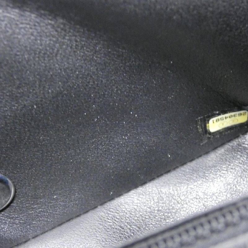 Túi xách chéo Chanel 69900 611771