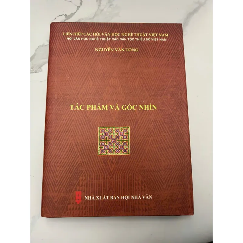 Tác phẩm và góc nhìn - Nguyễn Văn Tông - Phê bình văn học 654128