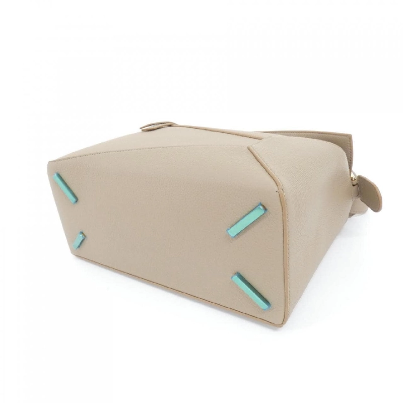 【Sản phẩm mới】Túi Loewe Puzzle Edge Medium A510P49X12 616571