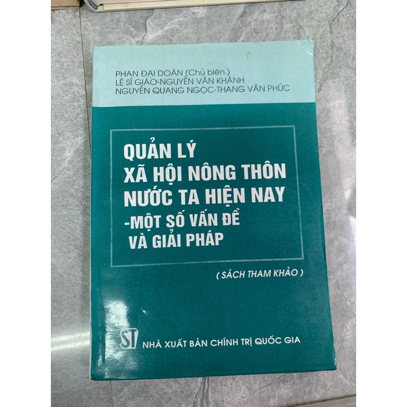 Quản lý xã hội nông thôn nước ta hiện nay - một số vấn đề và giải pháp 276392